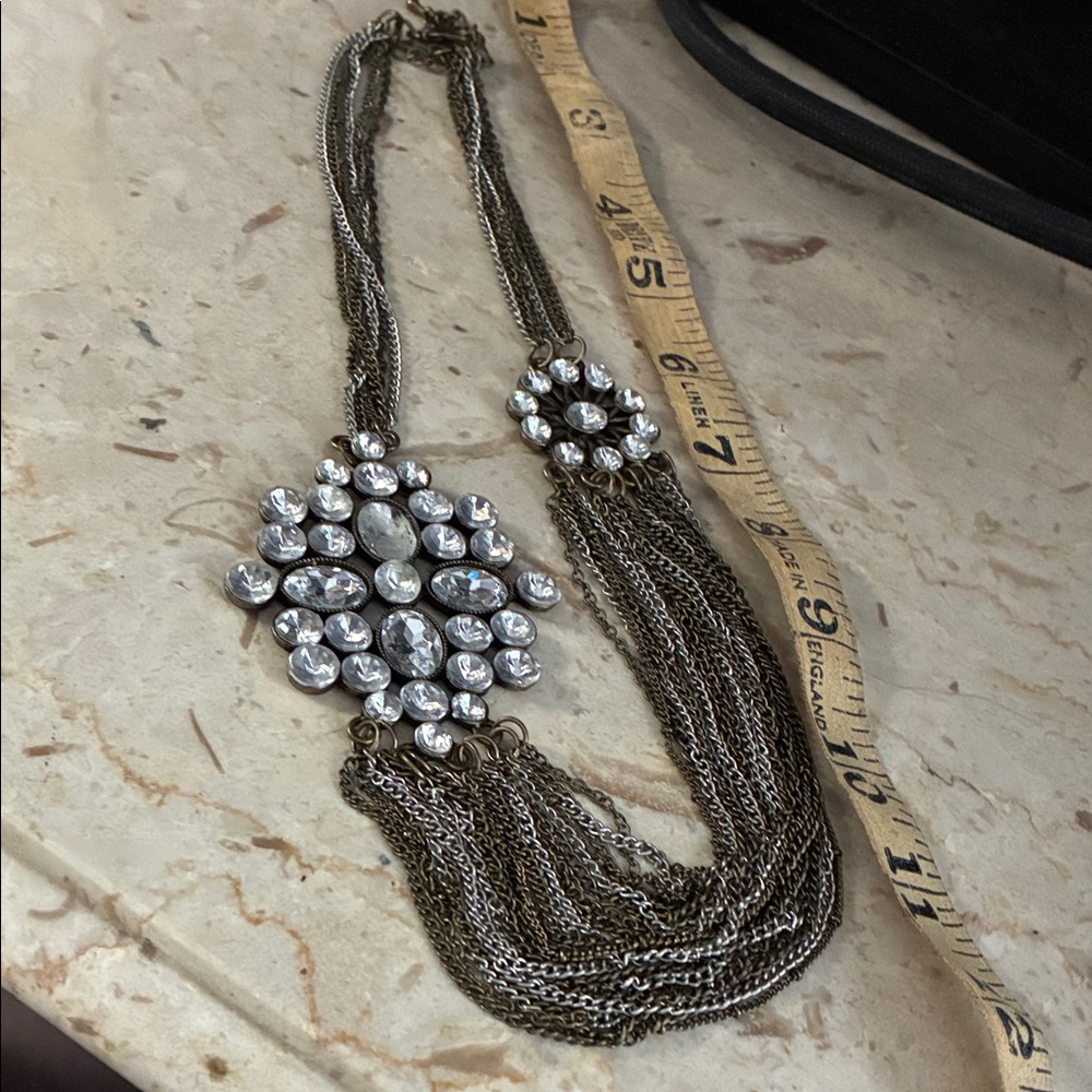Elegant Silver tone Crystal  Chain Necklace